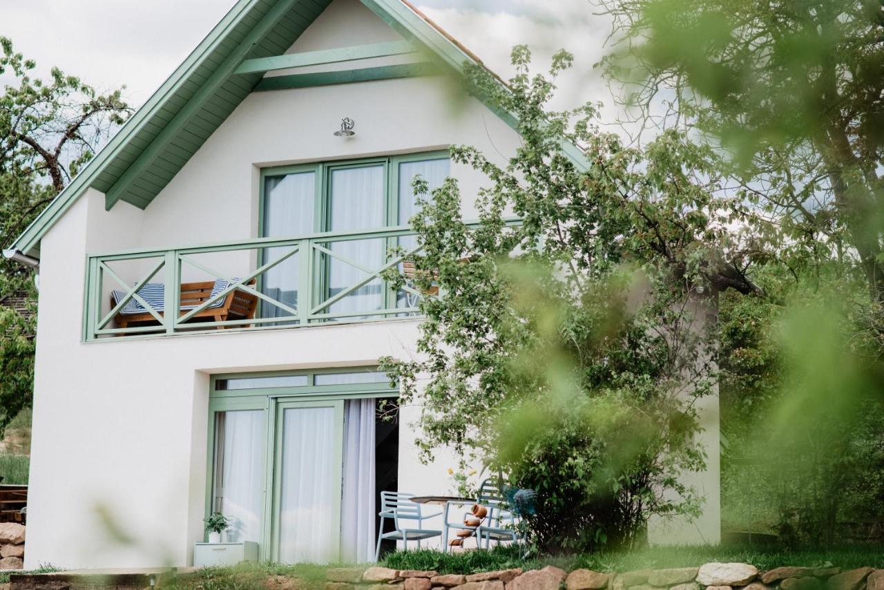 Vila Cukormadar Vendeghaz Lovas Exteriér fotografie